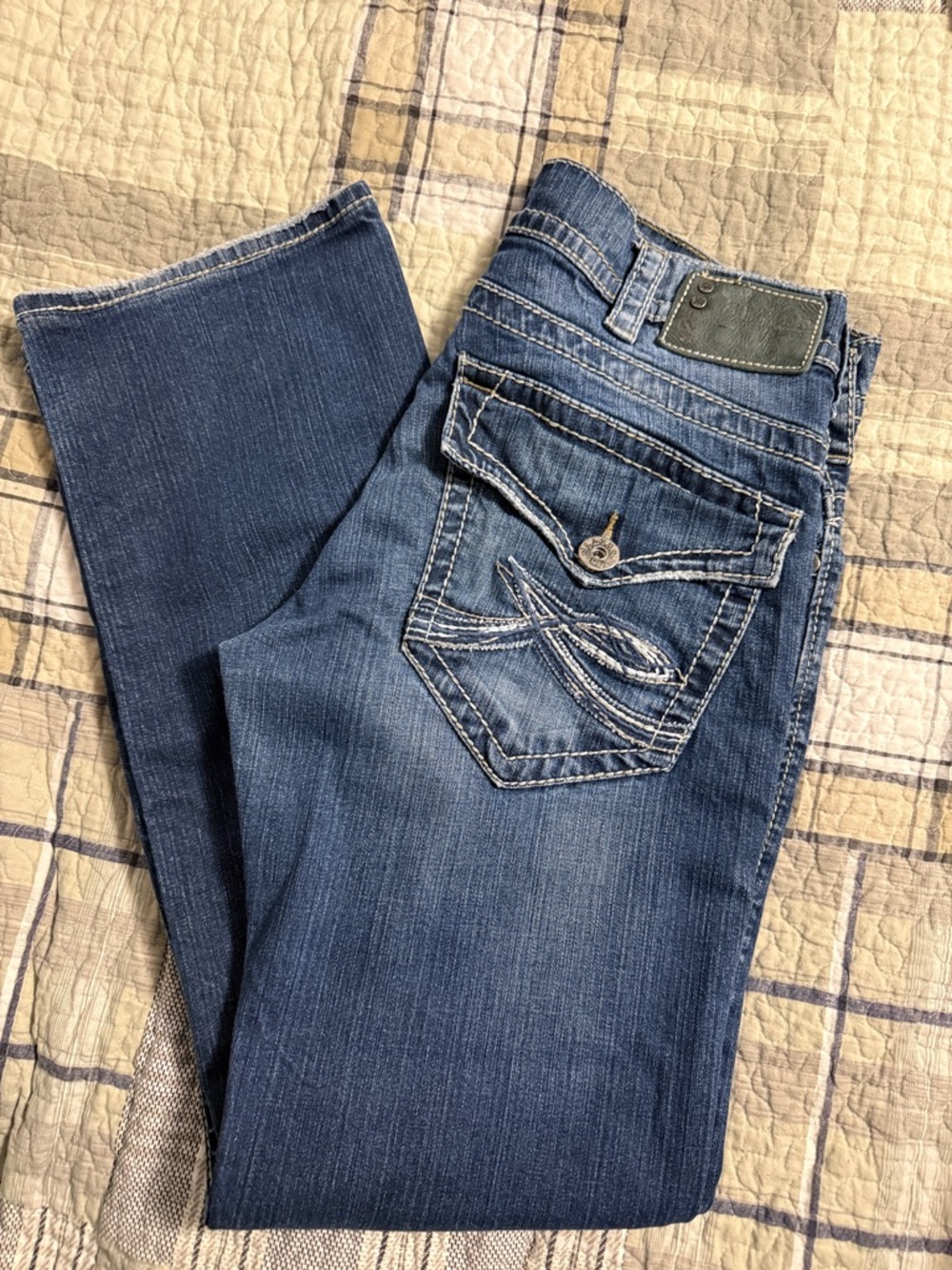 Silver Jeans Women's Blue Bootcut Jeans with Embroidered Pocket